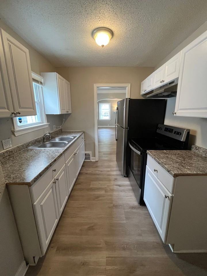 6126 S Benton Ave - Photo 5 of 12