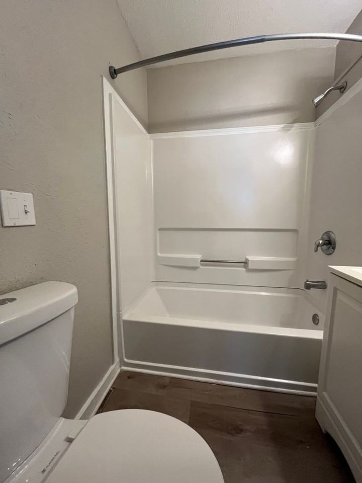 6126 S Benton Ave - Photo 6 of 12