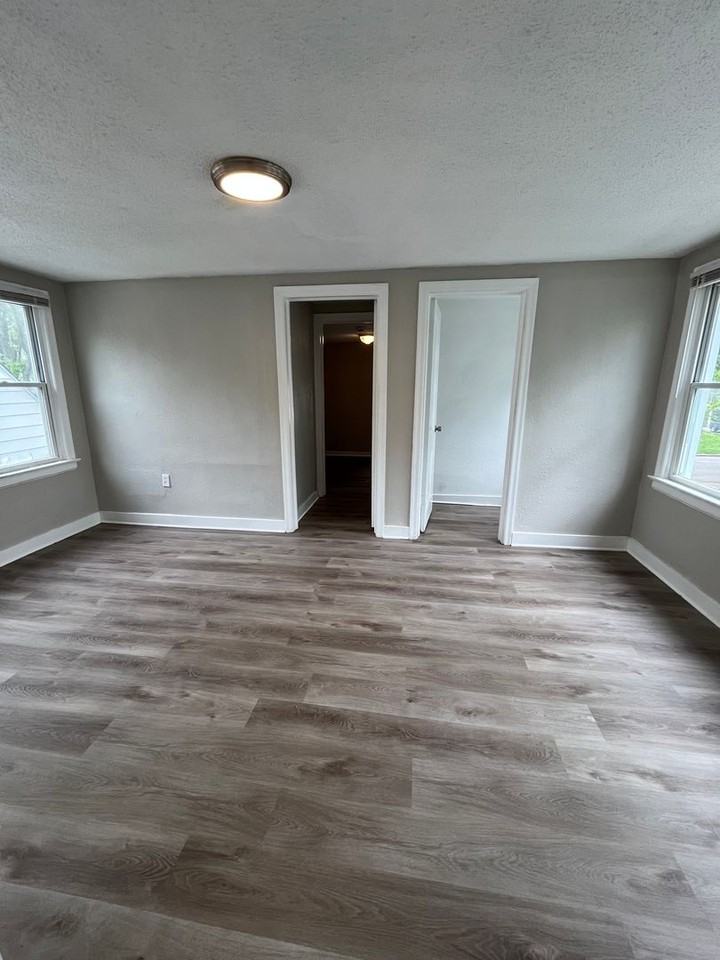 6126 S Benton Ave - Photo 7 of 12