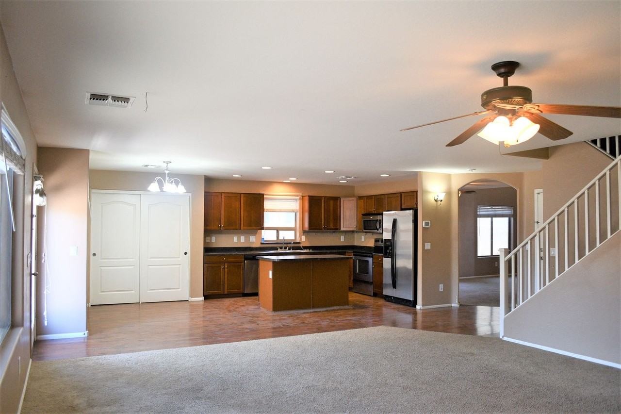 1633 E Melanie St - Photo 4 of 15