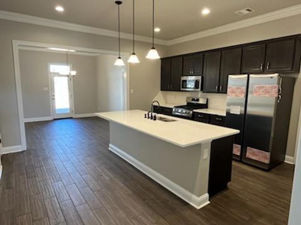 418 Mangrove Ln - Photo 2 of 5