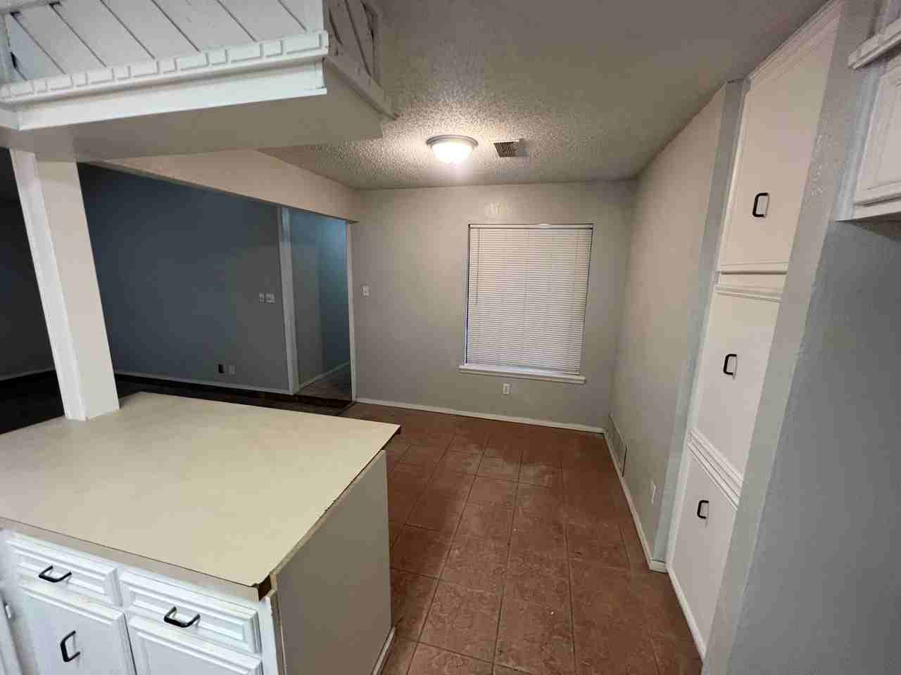 6133 37th St - Photo 2 of 14