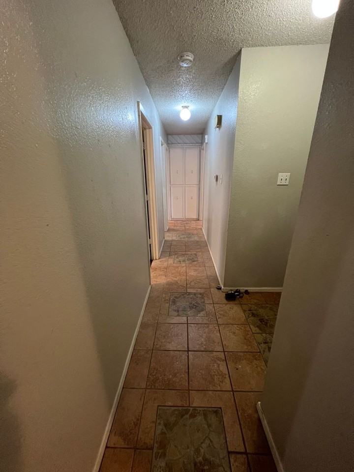 6133 37th St - Photo 4 of 14