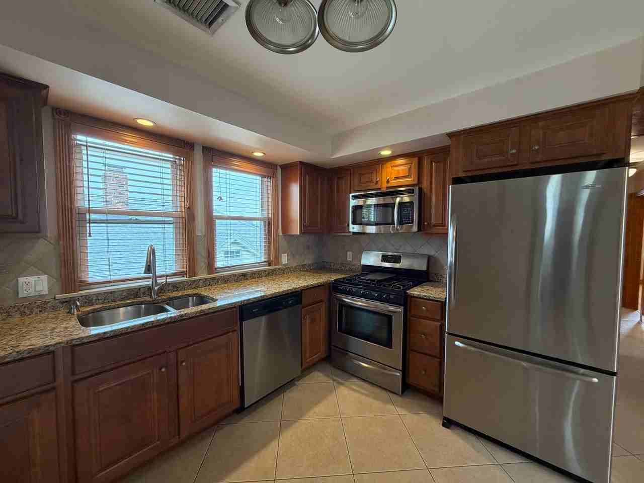 3537 John St - Photo 5 of 22