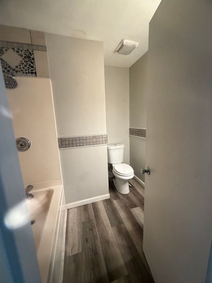 635 Garfield St - Photo 4 of 9