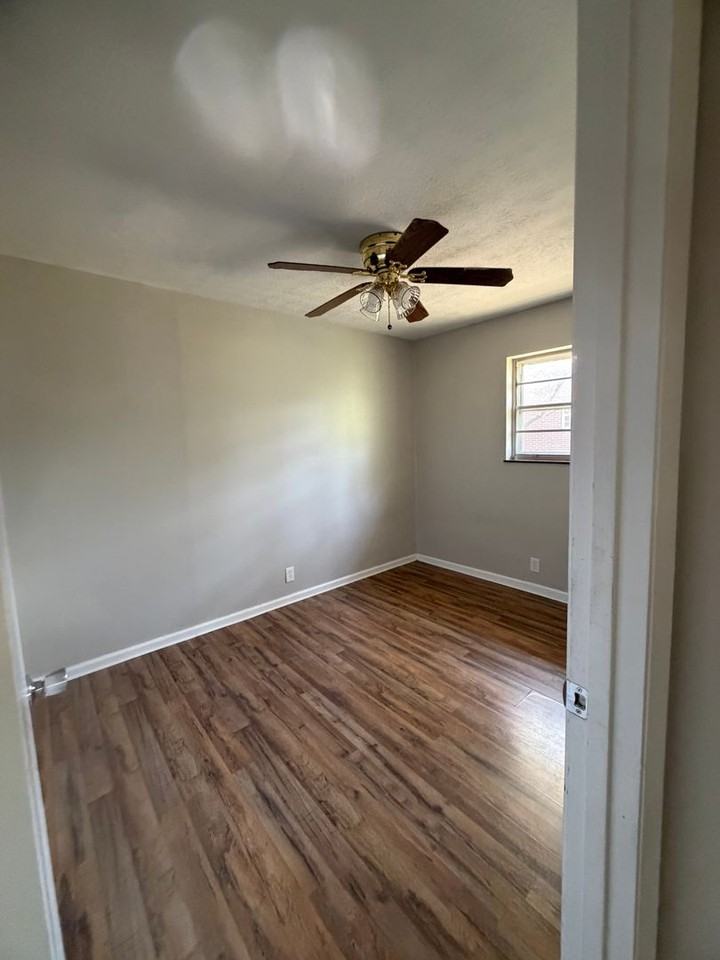 635 Garfield St - Photo 6 of 9