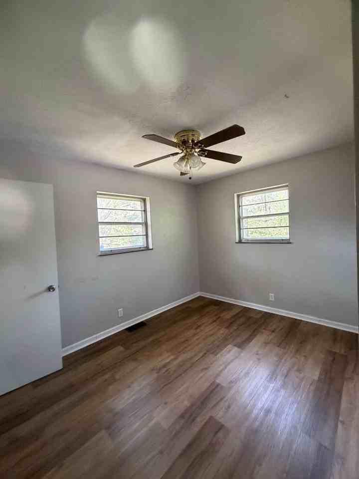 635 Garfield St - Photo 7 of 9