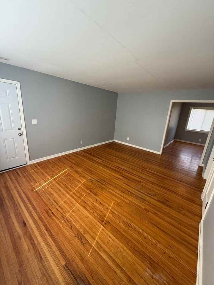 638 S Woodlawn Blvd - Photo 6 of 24
