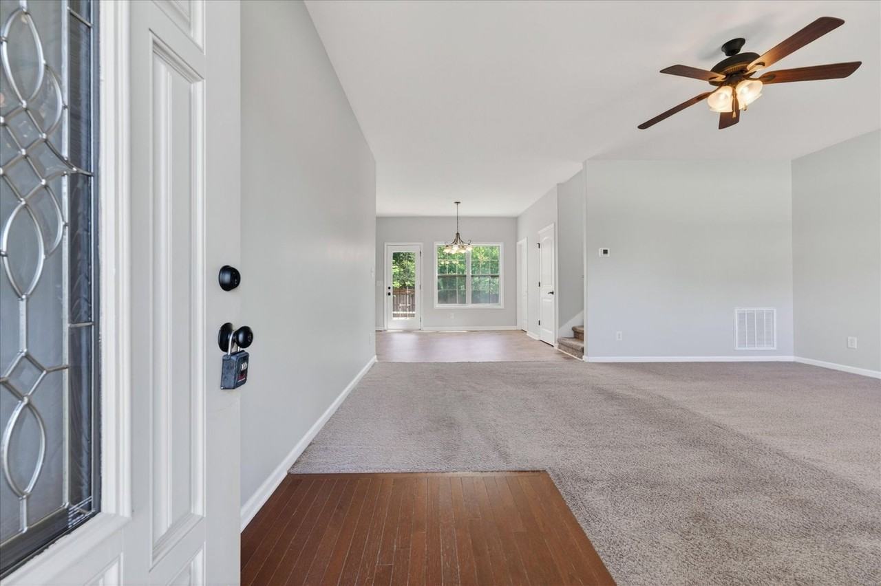 1157 Meachem Dr - Photo 5 of 33