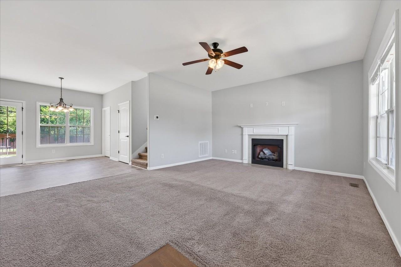 1157 Meachem Dr - Photo 6 of 33