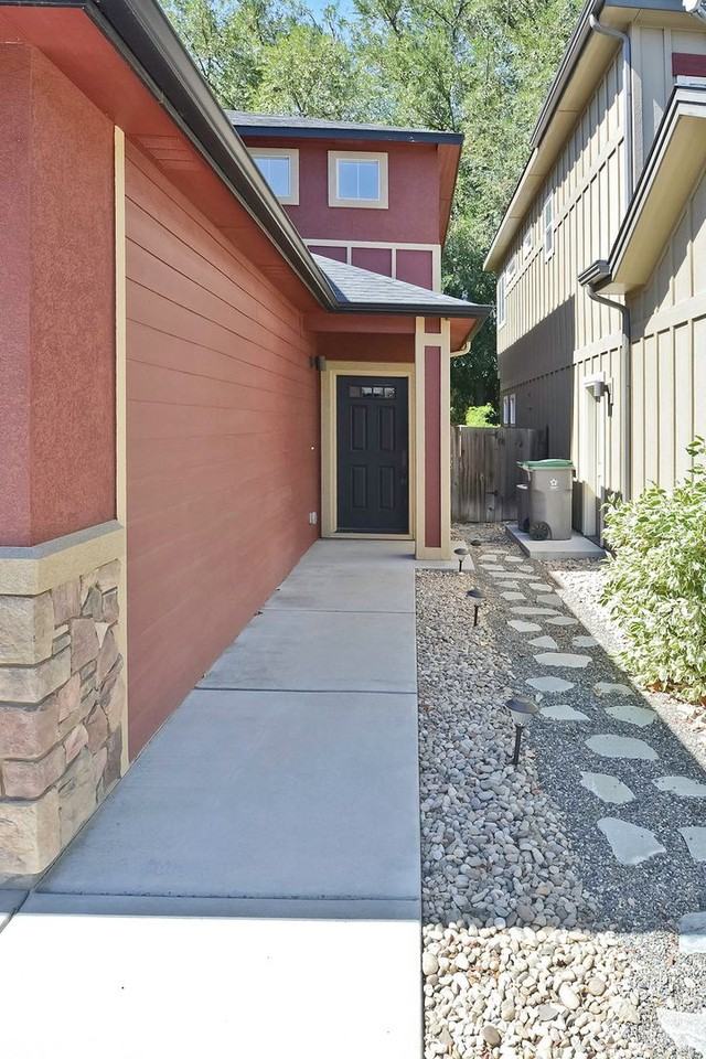 2170 S Myers Pl - Photo 2 of 15