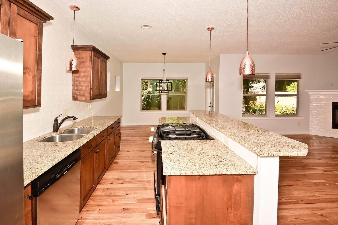 2170 S Myers Pl - Photo 5 of 15