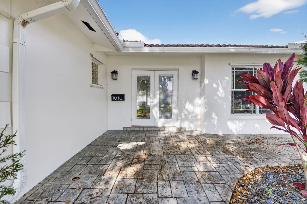 1010 Sw 2nd St - Photo 7 of 40