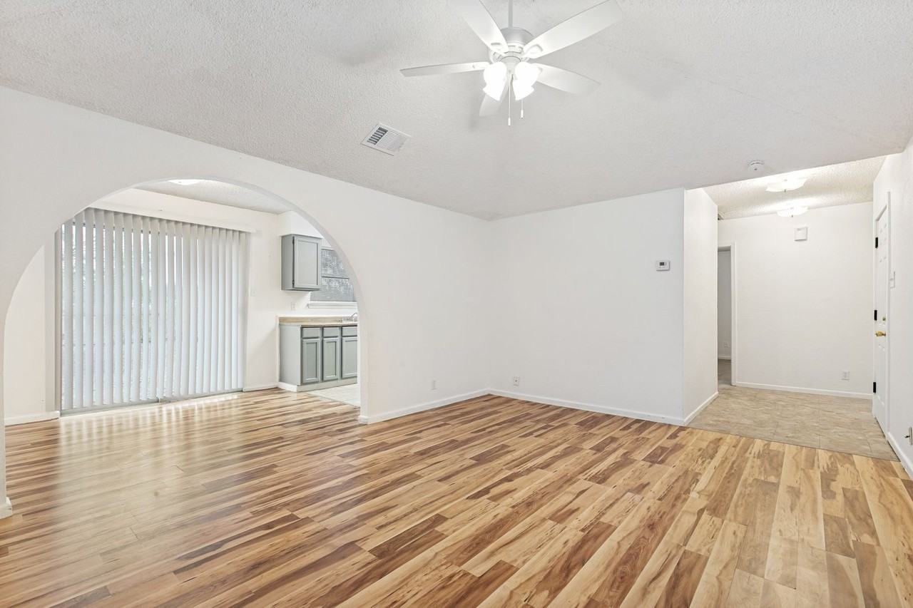 122 Surrels Ave - Photo 5 of 25