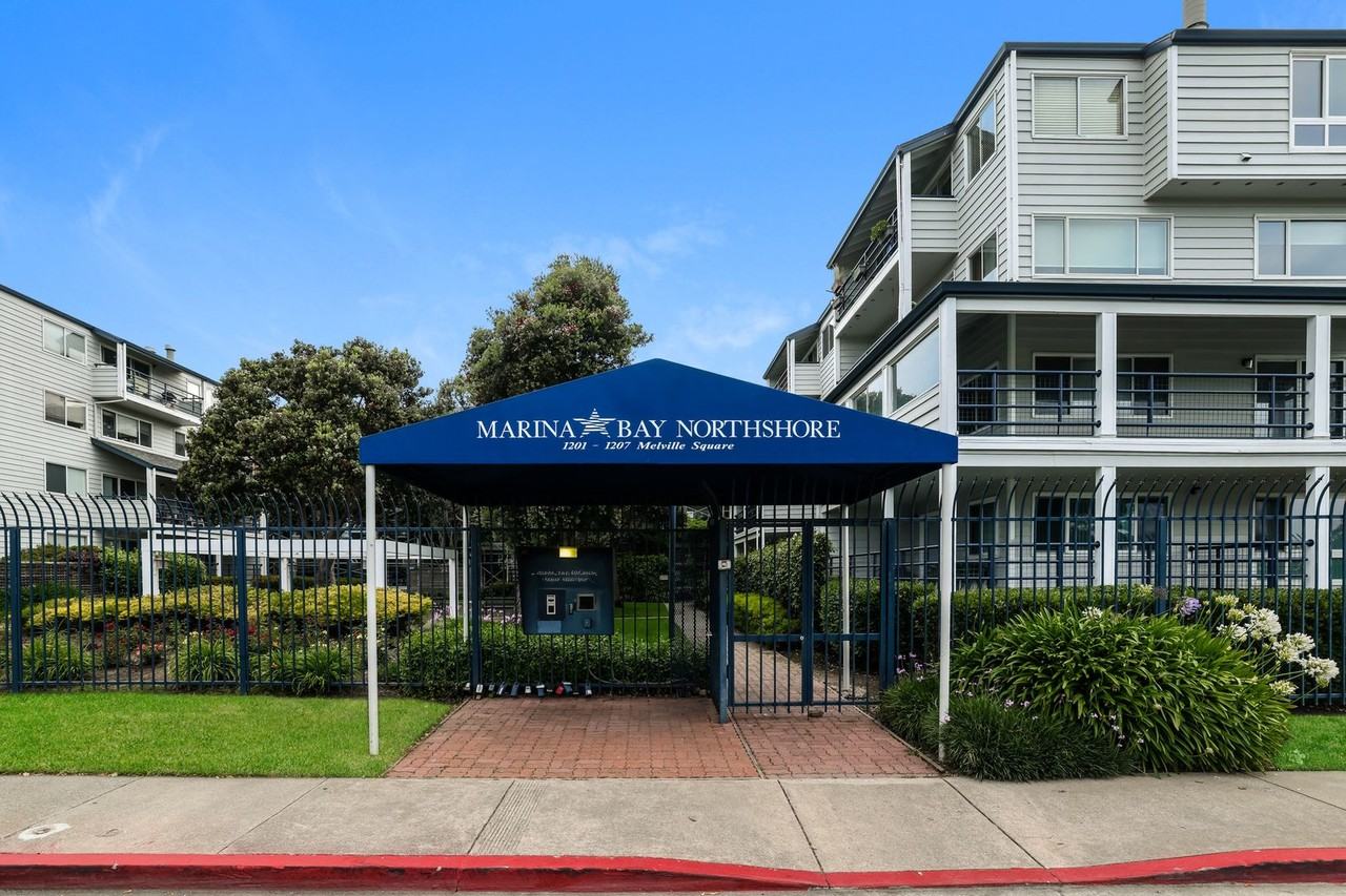 1207 Melville Sq #212