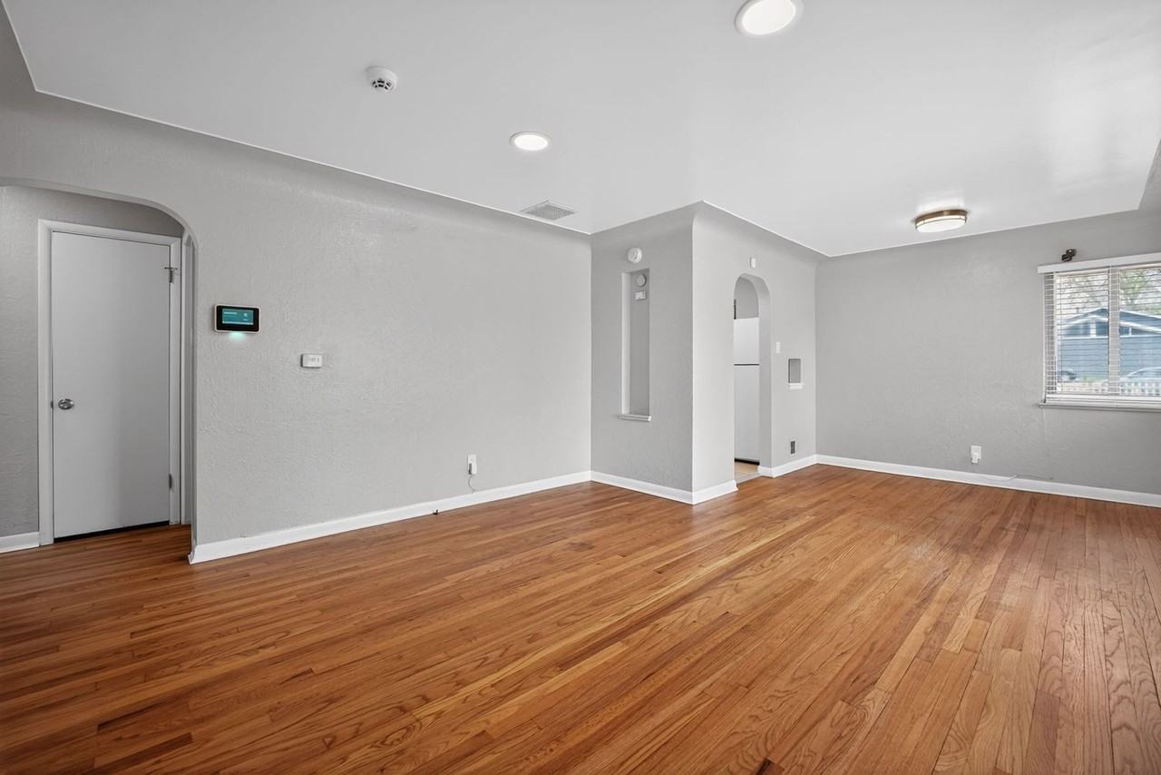 11111 E Montview Blvd - Photo 7 of 33