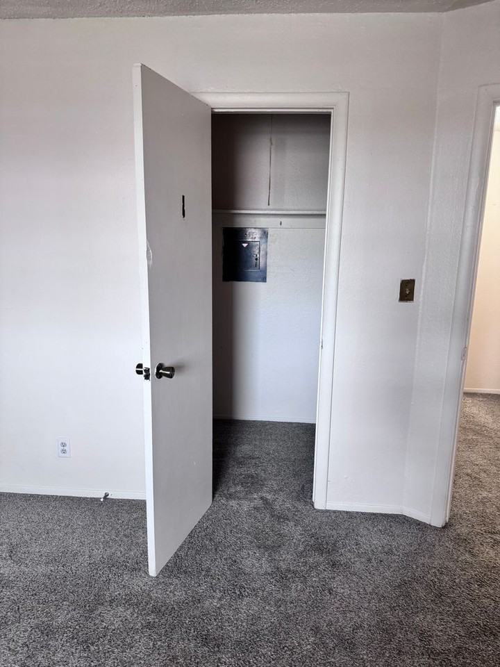 1129 S 124th East Ave - Photo 6 of 18