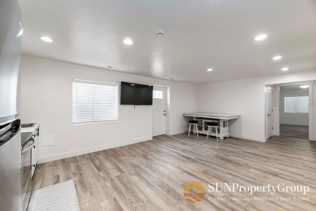 13619 S Annaberg Way - Photo 4 of 20