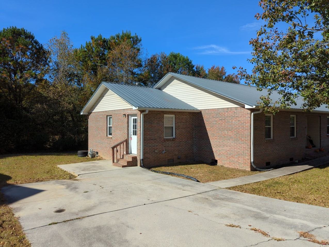 115 Summerfield Rd - Photo 4 of 12