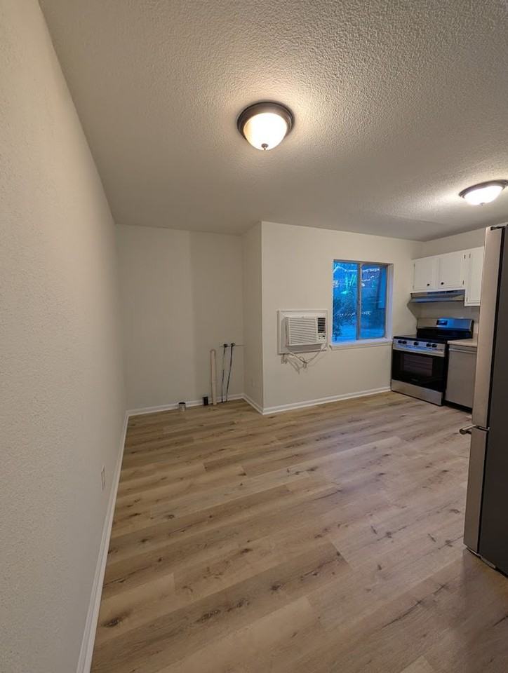 3720 Fountain Ave - Photo 4 of 13