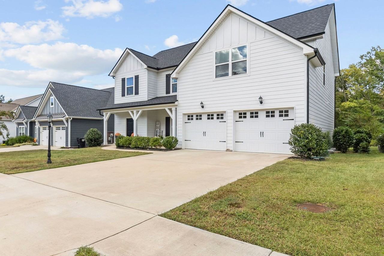 6508 Satjanon Dr - Photo 3 of 48