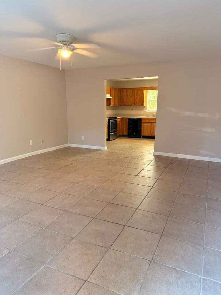 57 Ashley Lauren Ln - Photo 3 of 11
