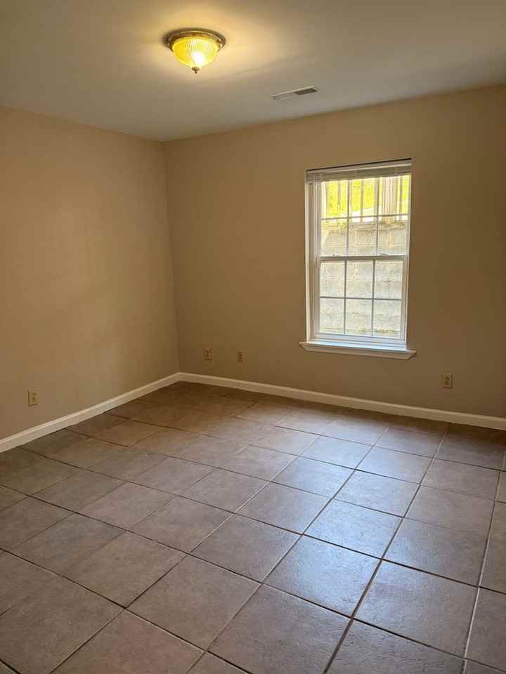 57 Ashley Lauren Ln - Photo 7 of 11