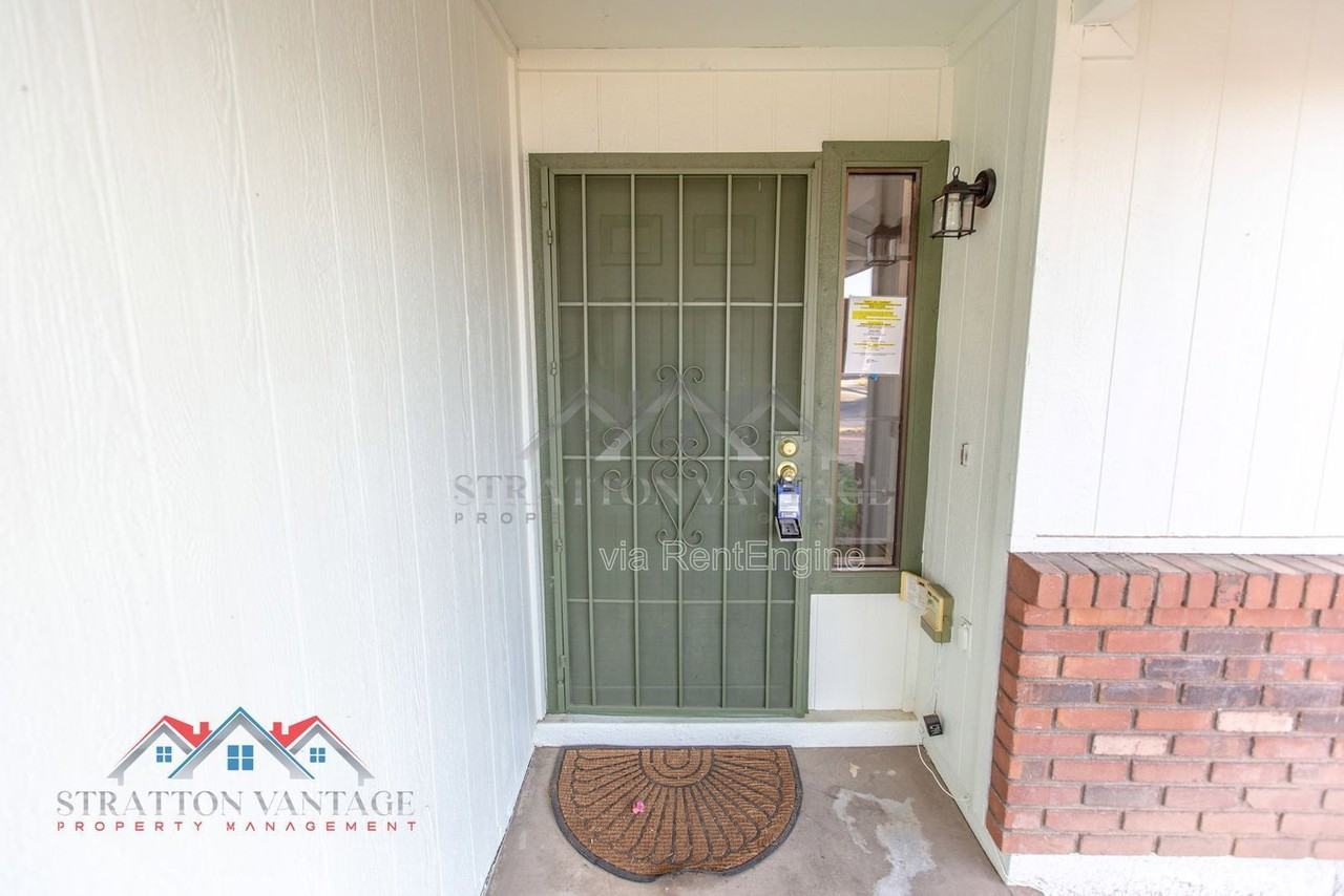 3749 E Hopi Ave - Photo 6 of 34