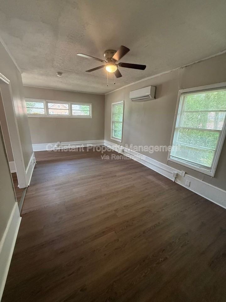 614 W Poplar St - Photo 7 of 19