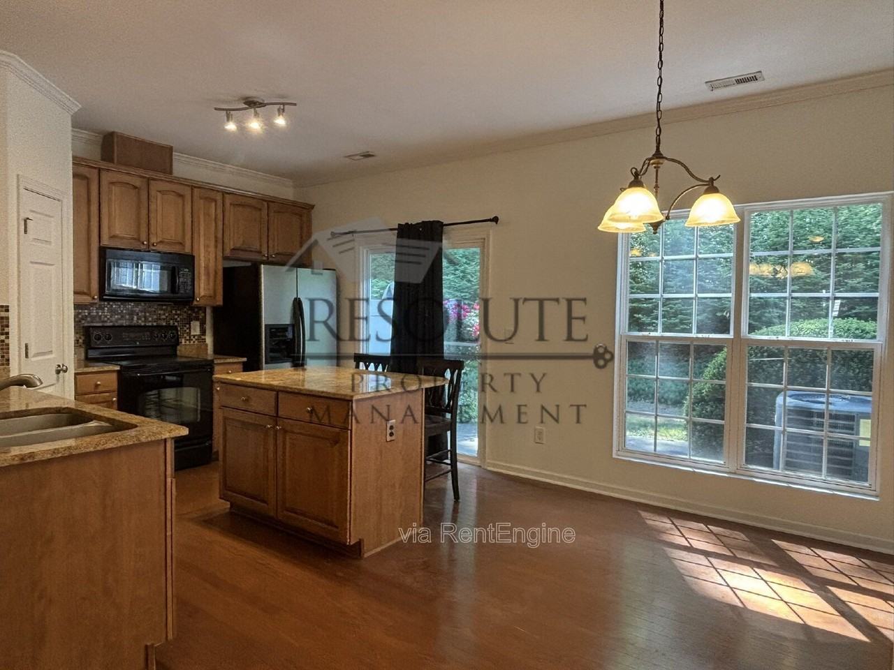 318 Anterbury Dr - Photo 2 of 16