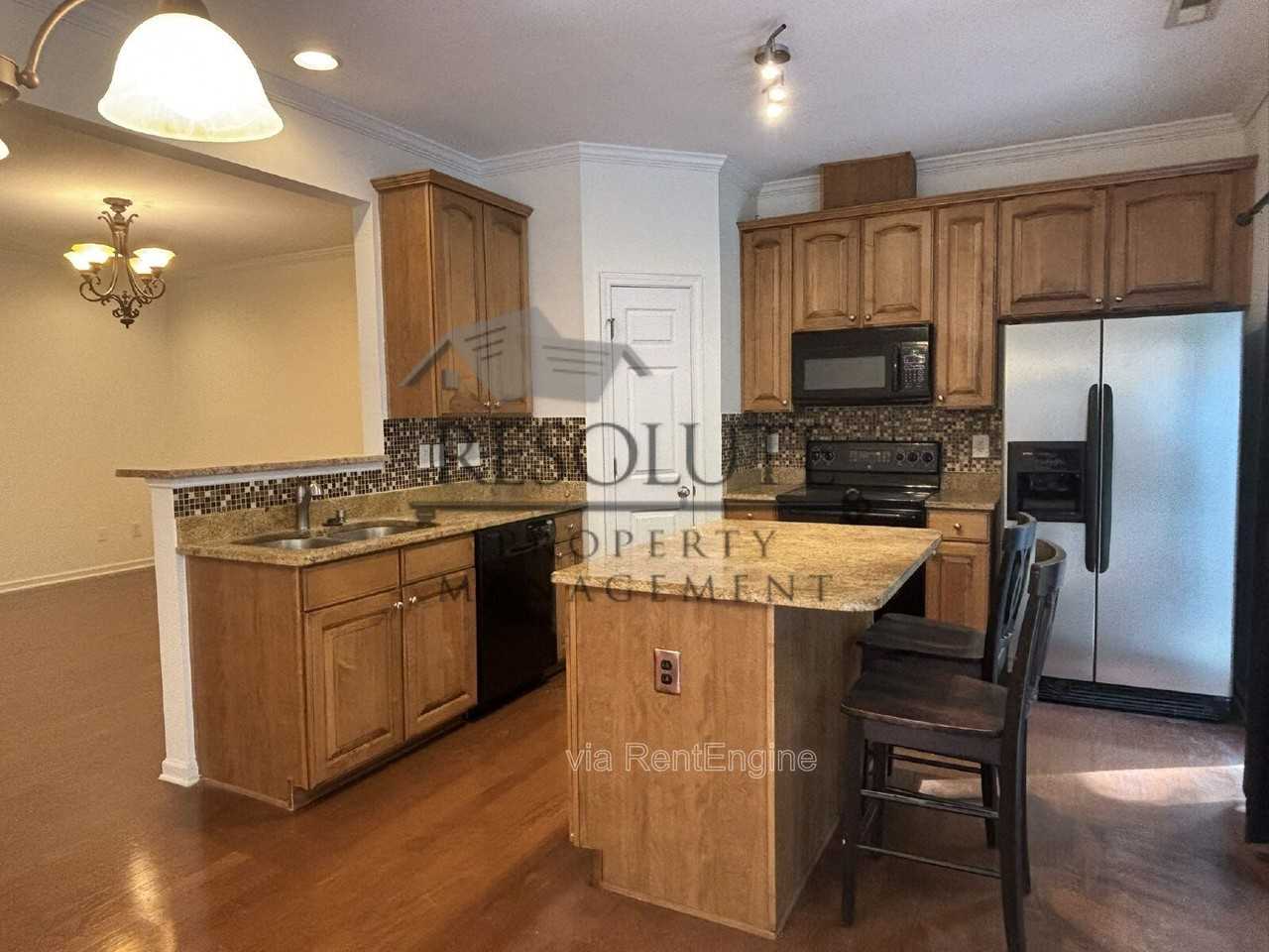 318 Anterbury Dr - Photo 3 of 16