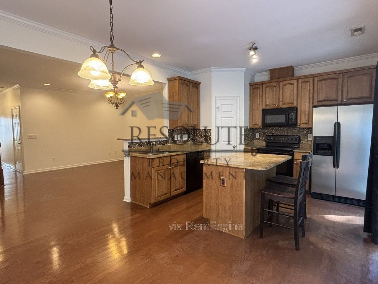 318 Anterbury Dr - Photo 4 of 16