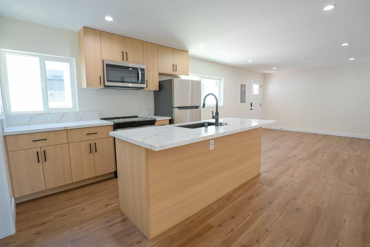 1034 S Westmoreland Ave #1-4