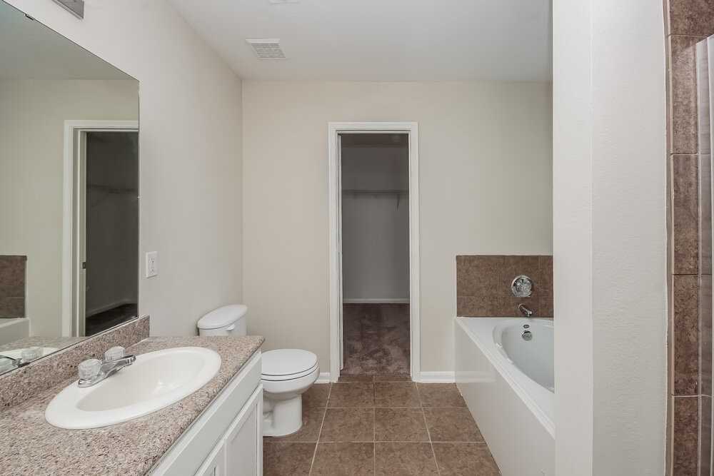 20730 Dickinson Manor Ln - Photo 5 of 15