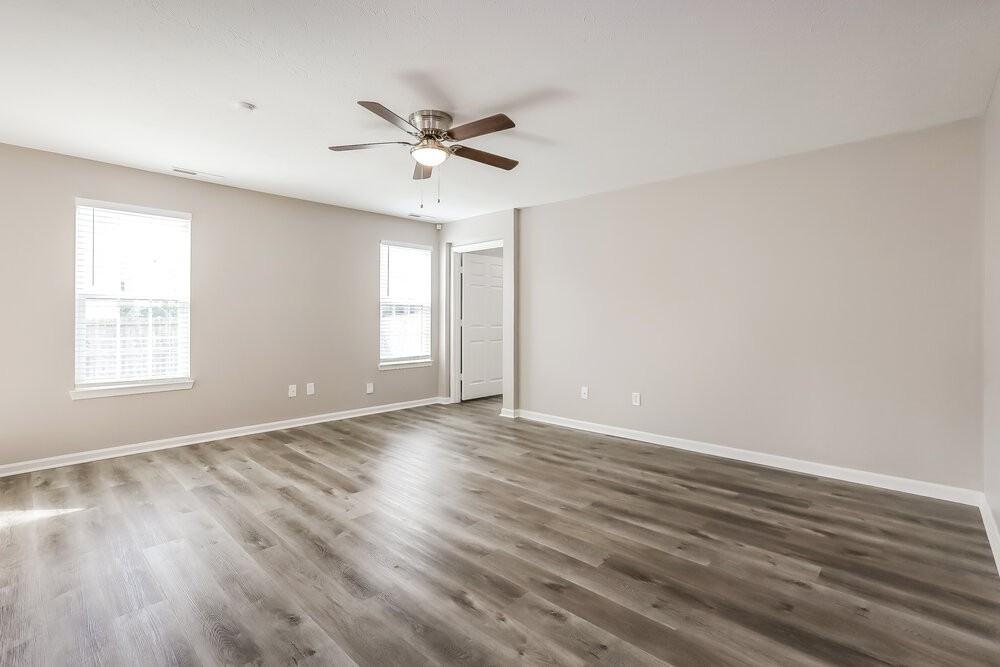 8415 Gates Corner Dr - Photo 3 of 16