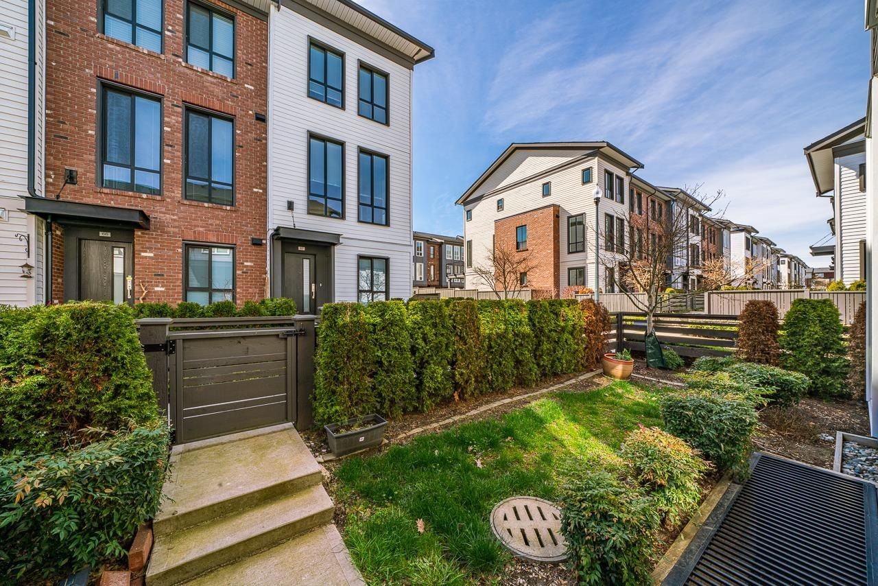 15898 27 Avenue #49 - Photo 4 of 26