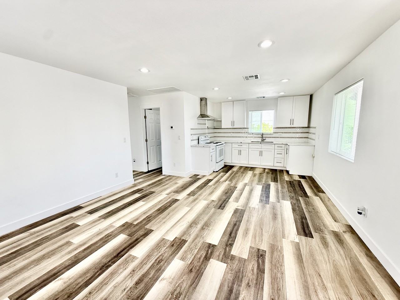 529 N Lincoln Ave #NA - Photo 3 of 9