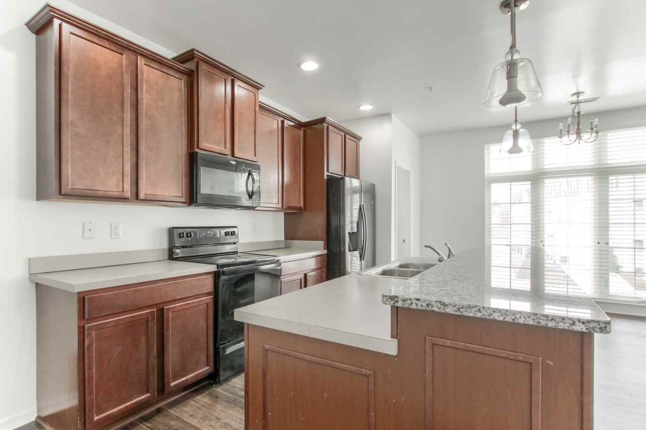 3037 Meridian Cmns #A - Photo 3 of 19