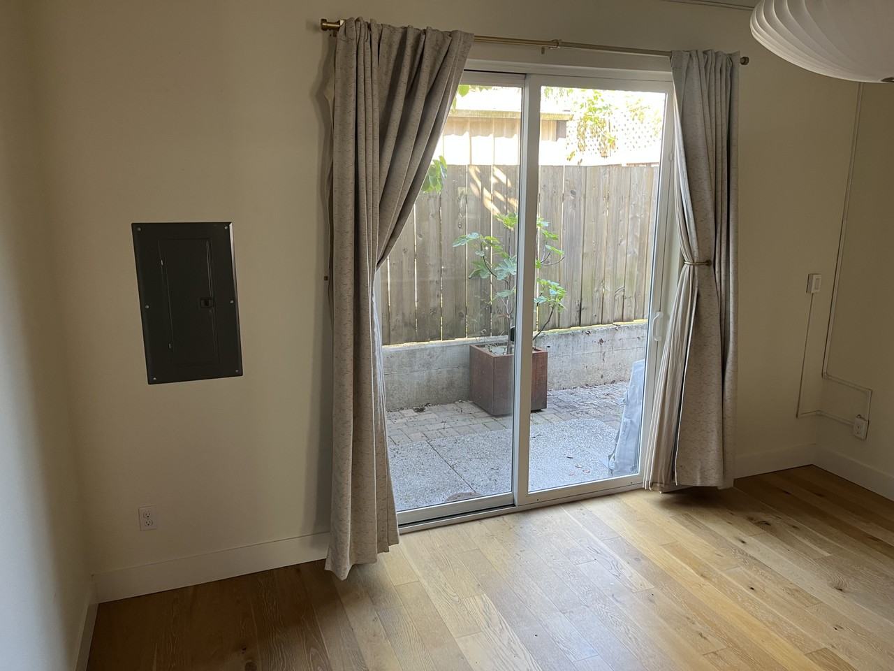 1273 N Jessup St #1273 - Photo 4 of 16