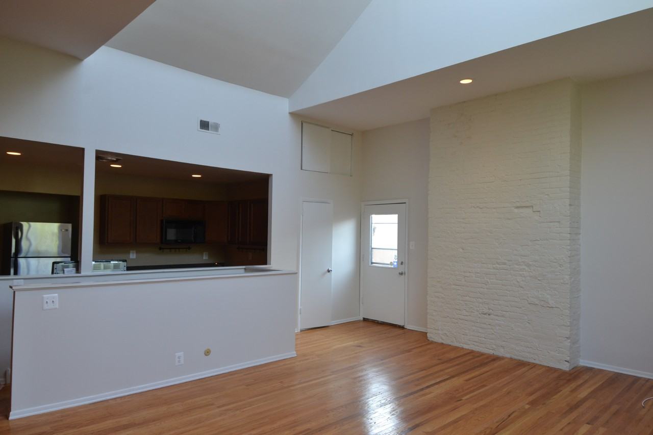 1010 Clinton St #3M - Photo 2 of 13