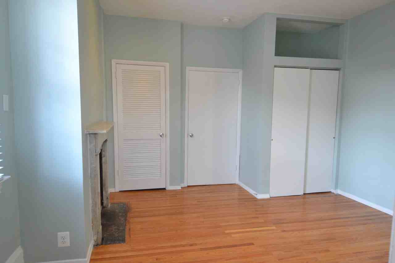 1010 Clinton St #3M - Photo 5 of 13