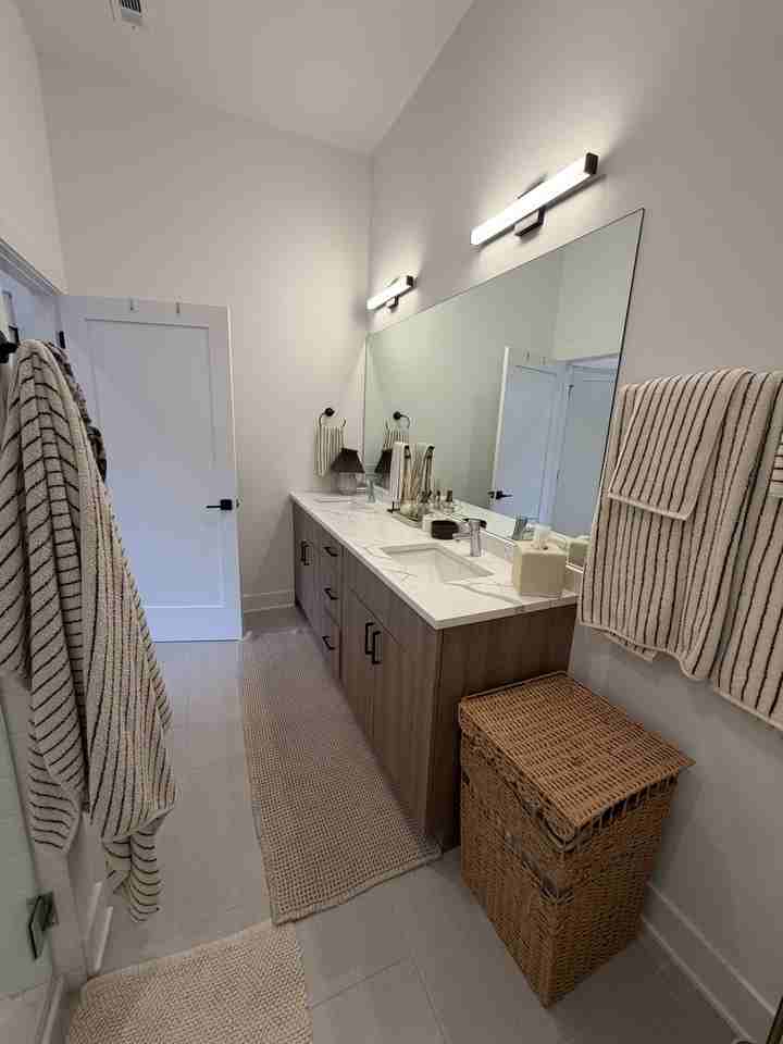 1621 W 13th St #200 - Photo 7 of 14