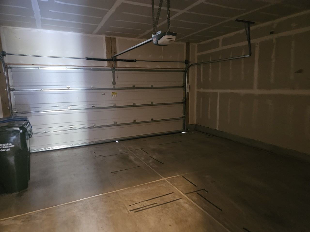 113 Hamlet Pl - Photo 4 of 18