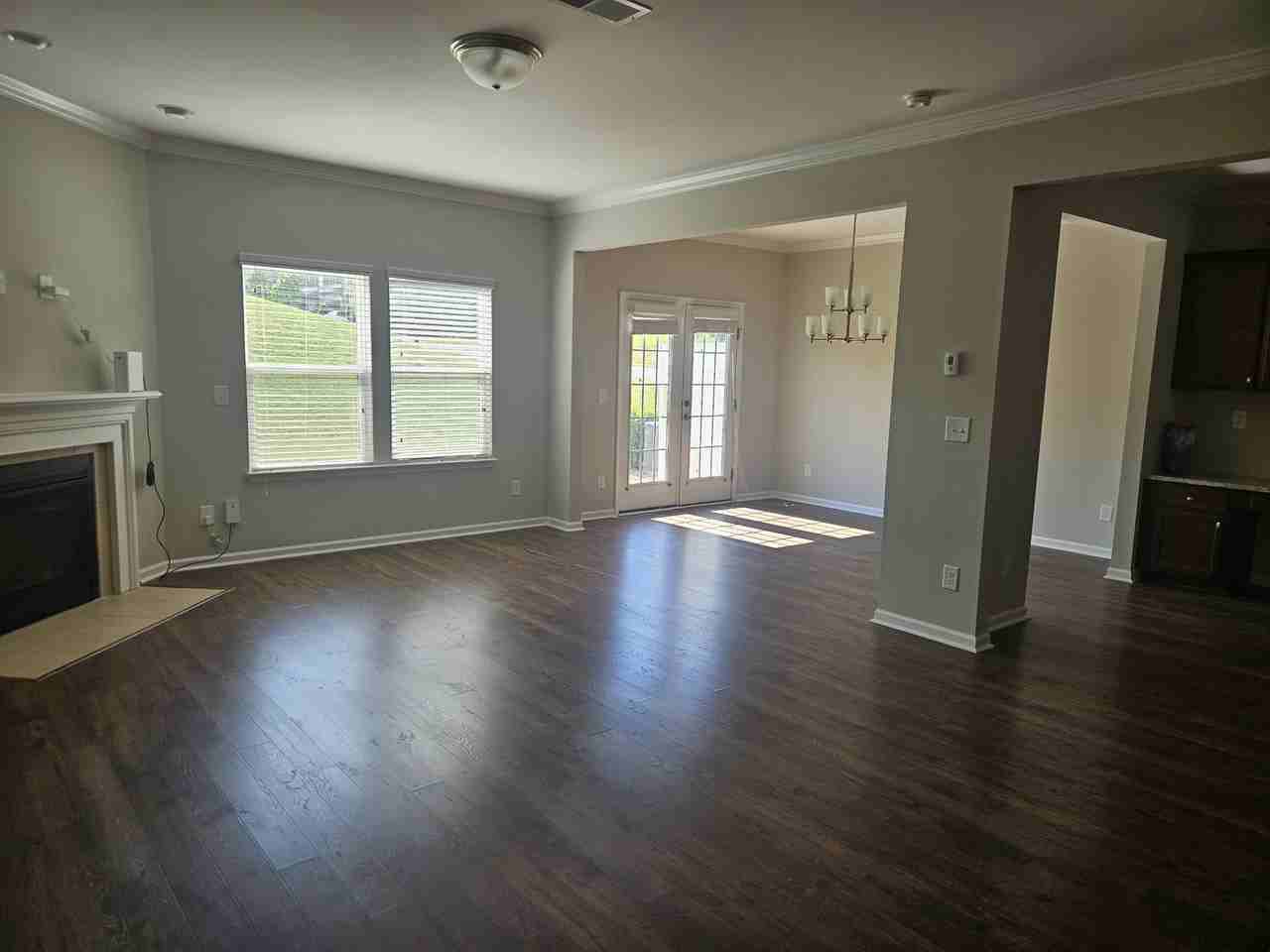 113 Hamlet Pl - Photo 5 of 18