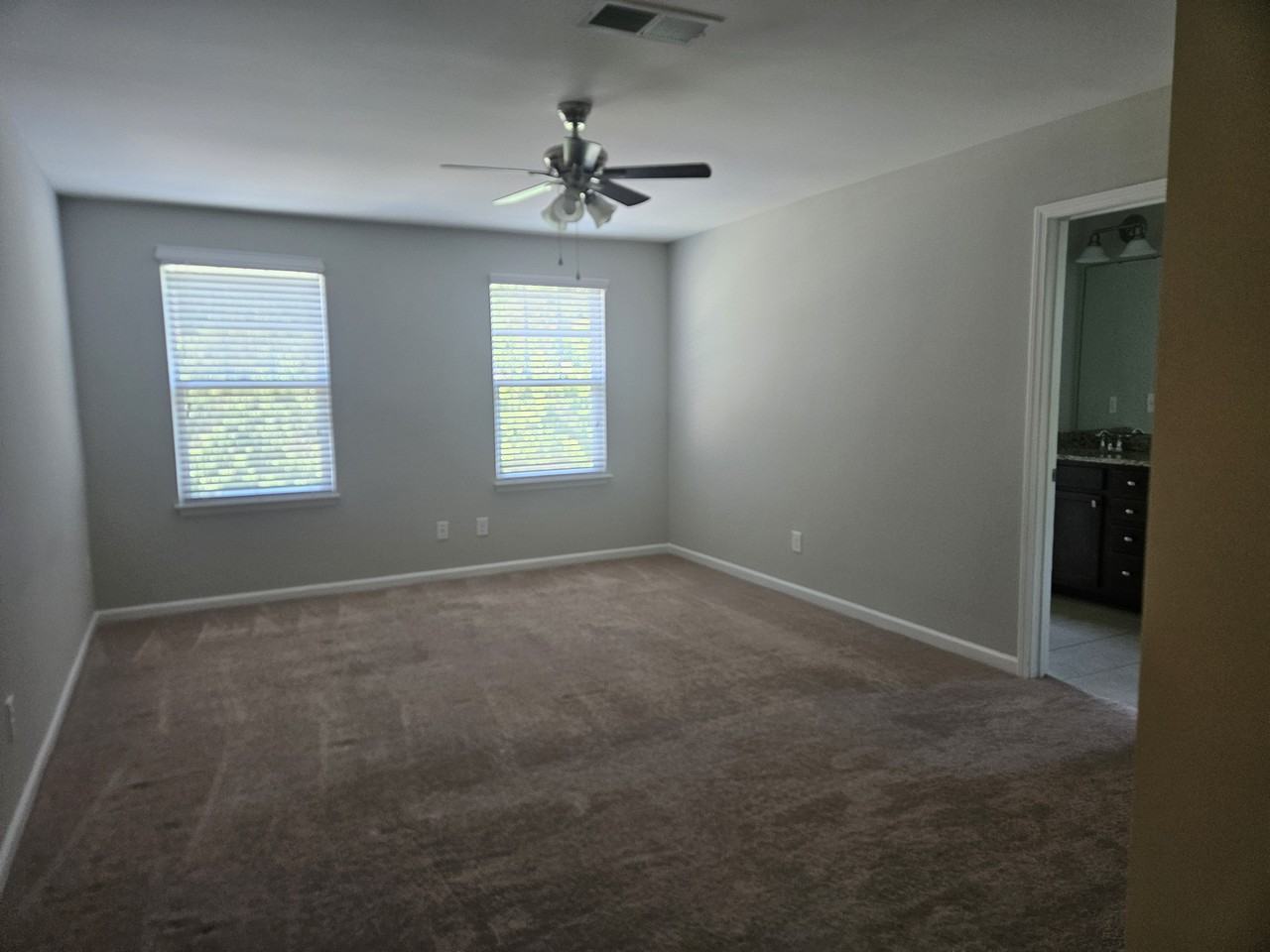 113 Hamlet Pl - Photo 6 of 18