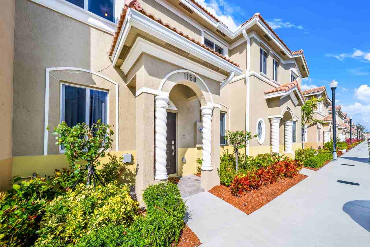 1158 Se 23rd Ave #1158 - Photo 2 of 32