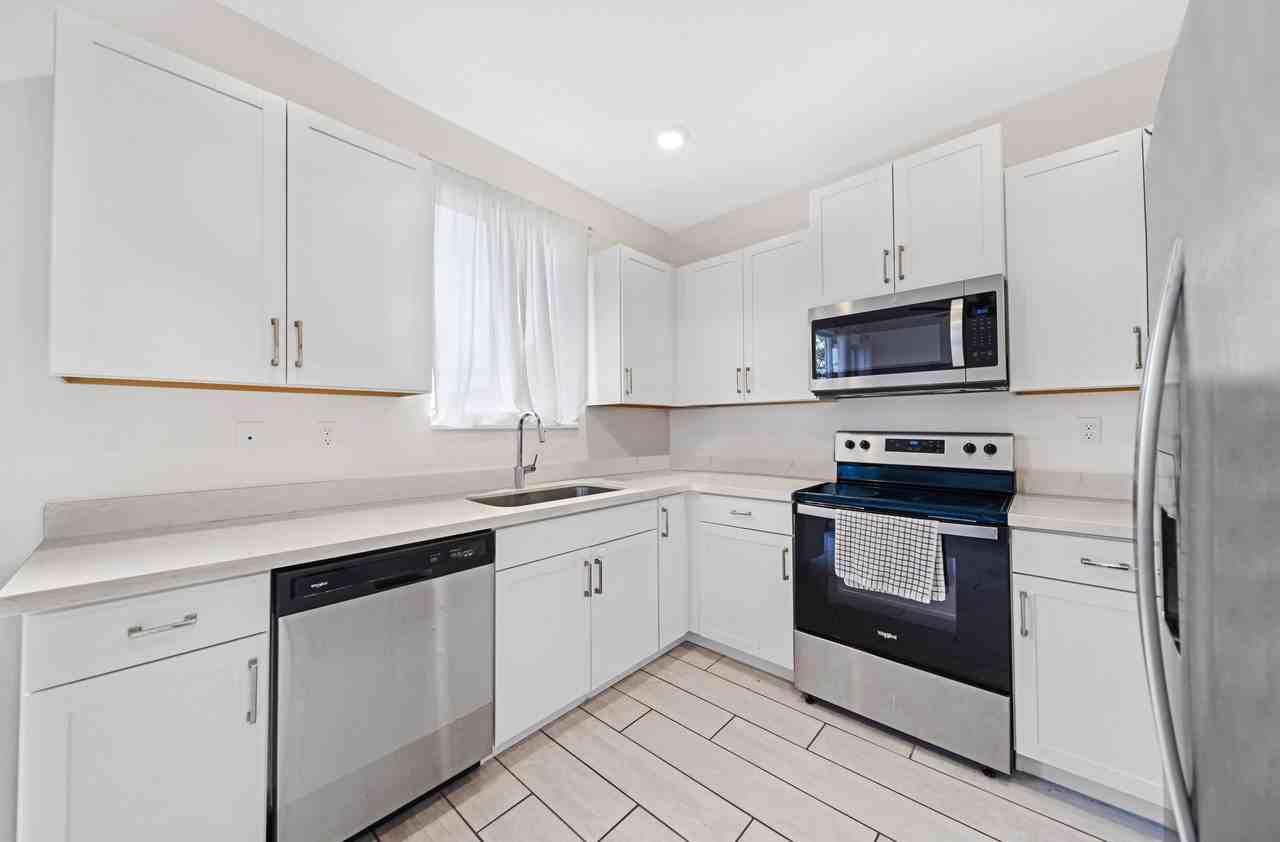 1158 Se 23rd Ave #1158 - Photo 5 of 32