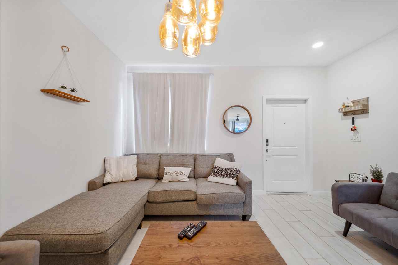 1158 Se 23rd Ave #1158 - Photo 7 of 32