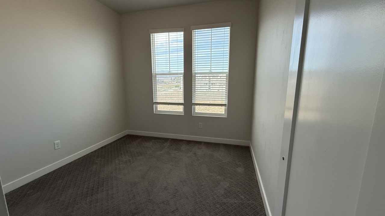 5020 W Daybreak Pkwy #5020 - Photo 3 of 19