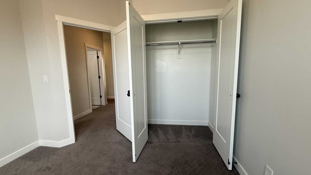 5020 W Daybreak Pkwy #5020 - Photo 6 of 19